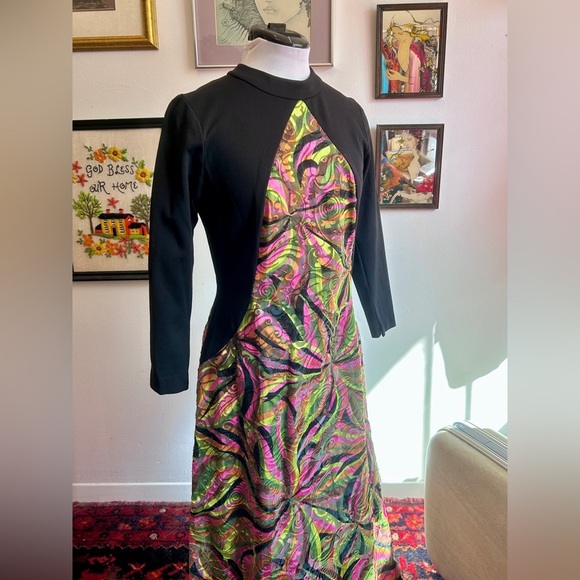 Vintage Late 60s/Early 70s Psychedelic Flocked Panel Gown with Stretch Bodice XL - Picture 4 of 7